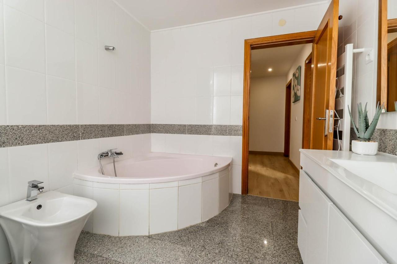 Flor Do Mar - Spacious Apartment With Balcony Vila Praia de Âncora Buitenkant foto